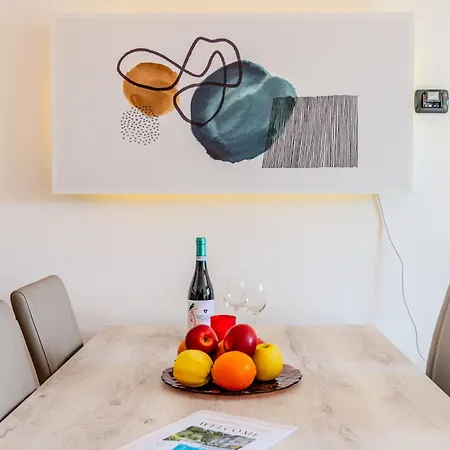 San Vincenzo By Interhome * ジェーラ・ラーリオ